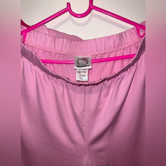 ‼️SOLD‼️NWT Women’s Hello Kitty 2- Piece Pajama set Size S - Picture 8 of 11